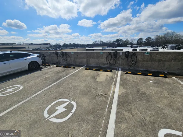 $1,695 | 5300 Peachtree Road, Unit 109, Chamblee, GA 30341