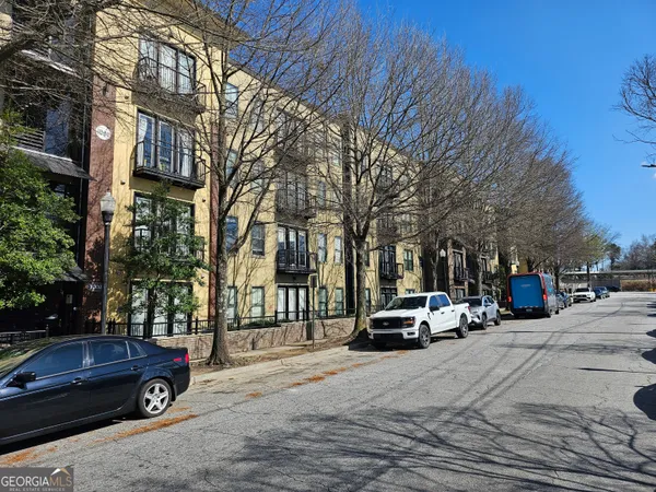 $1,695 | 5300 Peachtree Road, Unit 109, Chamblee, GA 30341