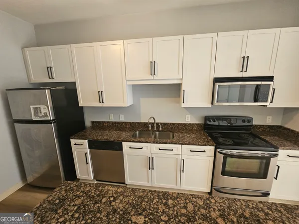 $1,695 | 5300 Peachtree Road, Unit 109, Chamblee, GA 30341