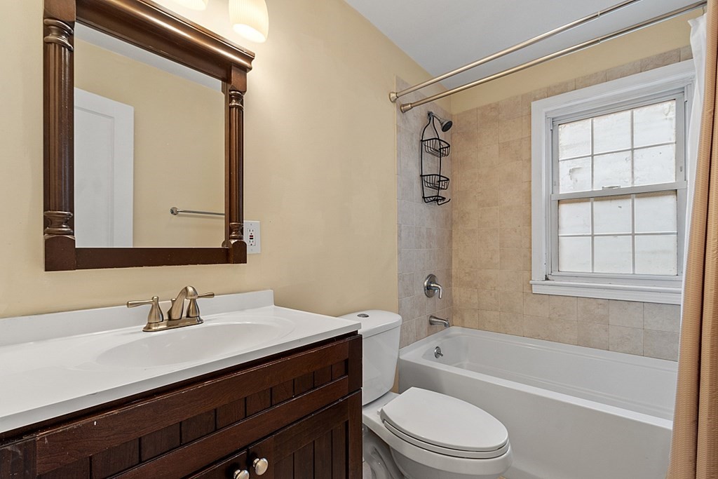 81 Surrey Road Springfield, MA 01118 - Photo 16 of 27