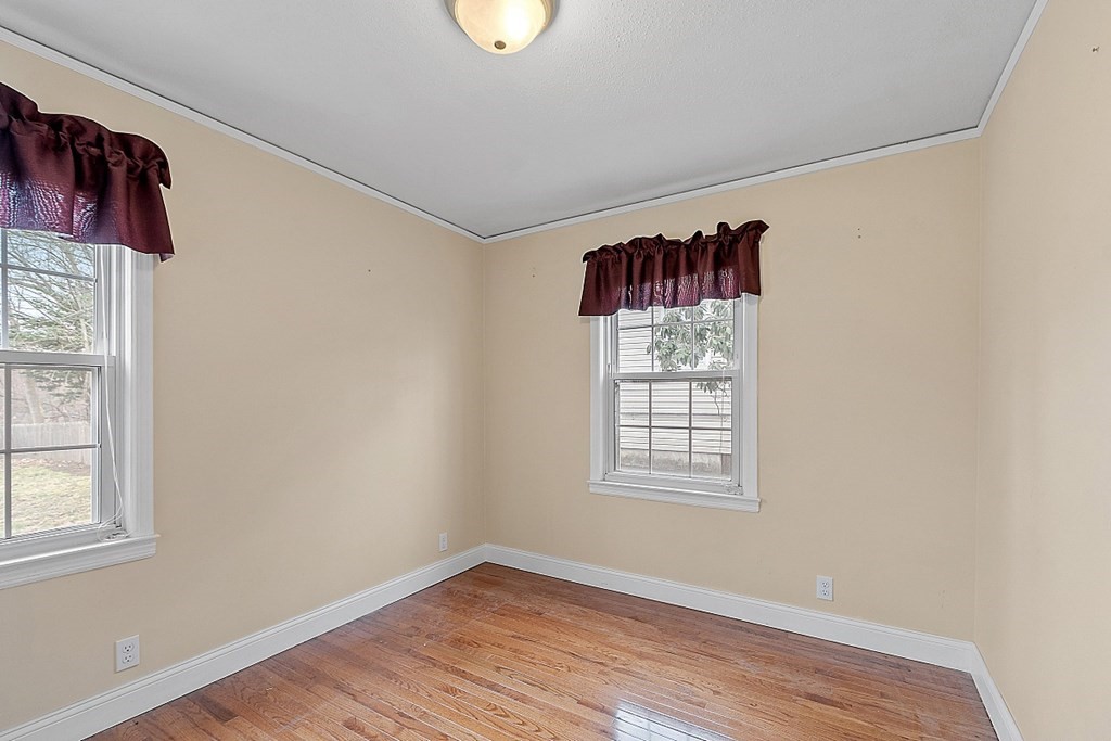 81 Surrey Road Springfield, MA 01118 - Photo 19 of 27
