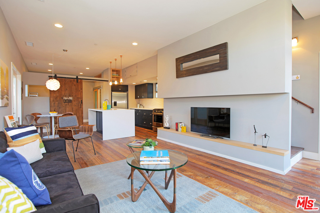 2010 Preuss Road Los Angeles, CA 90034 - Photo 1 of 1