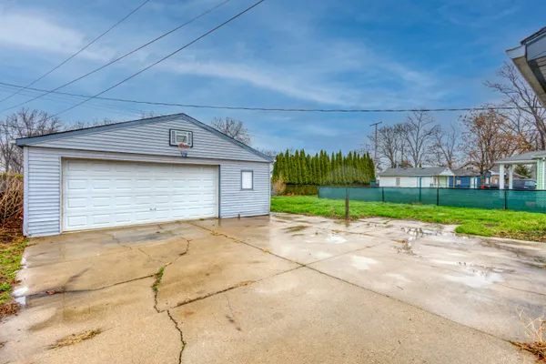 $1,400 | 13679 Sidonie Avenue, Warren, MI 48089