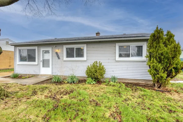 $1,400 | 13679 Sidonie Avenue, Warren, MI 48089