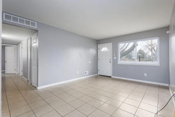 $1,400 | 13679 Sidonie Avenue, Warren, MI 48089