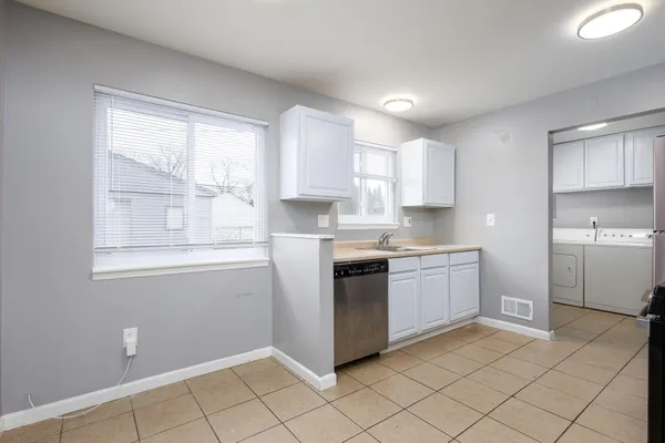 $1,400 | 13679 Sidonie Avenue, Warren, MI 48089