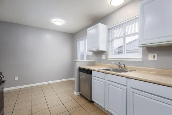 $1,400 | 13679 Sidonie Avenue, Warren, MI 48089