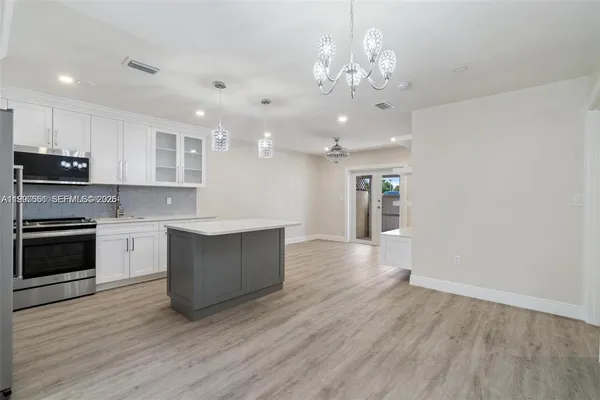 $3,500 | 330 West 74th Place, Unit 330, Hialeah, FL 33014