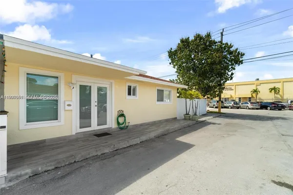 $3,500 | 330 West 74th Place, Unit 330, Hialeah, FL 33014