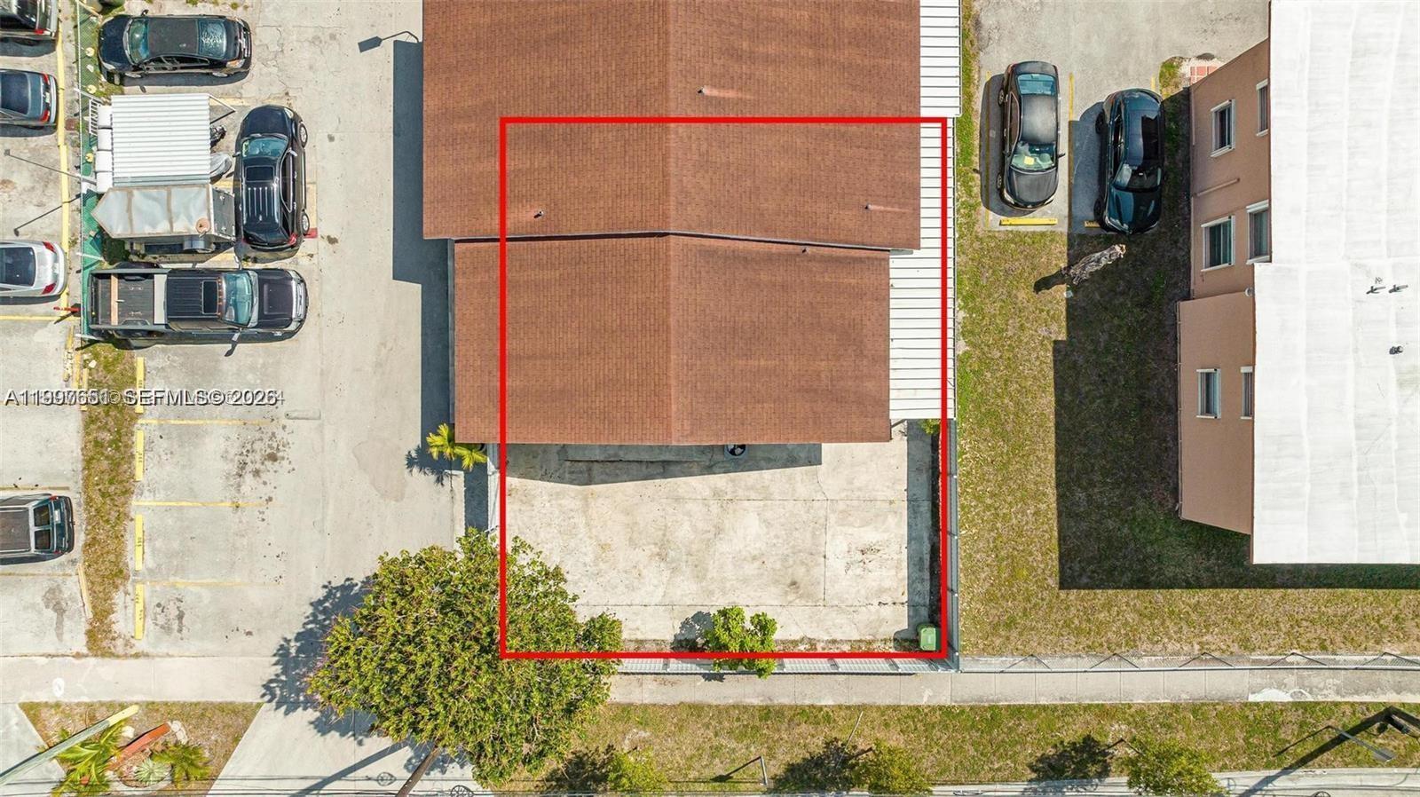 330 West 74th Place, Unit 330 Hialeah, FL 33014 - Photo 7 of 31 a view of bathroom