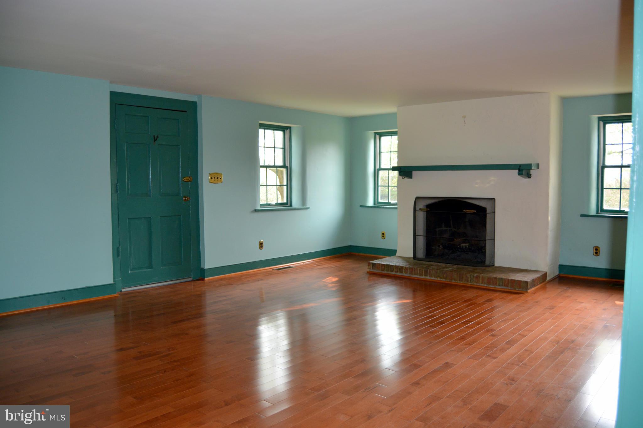 621 Little Egypt Road Elkton, MD 21921 - Photo 4 of 20 Living Room