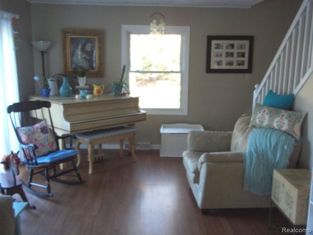 1094 West Maple Rapids Road St. Johns, MI 48879 - Photo 2 of 25 Living Room