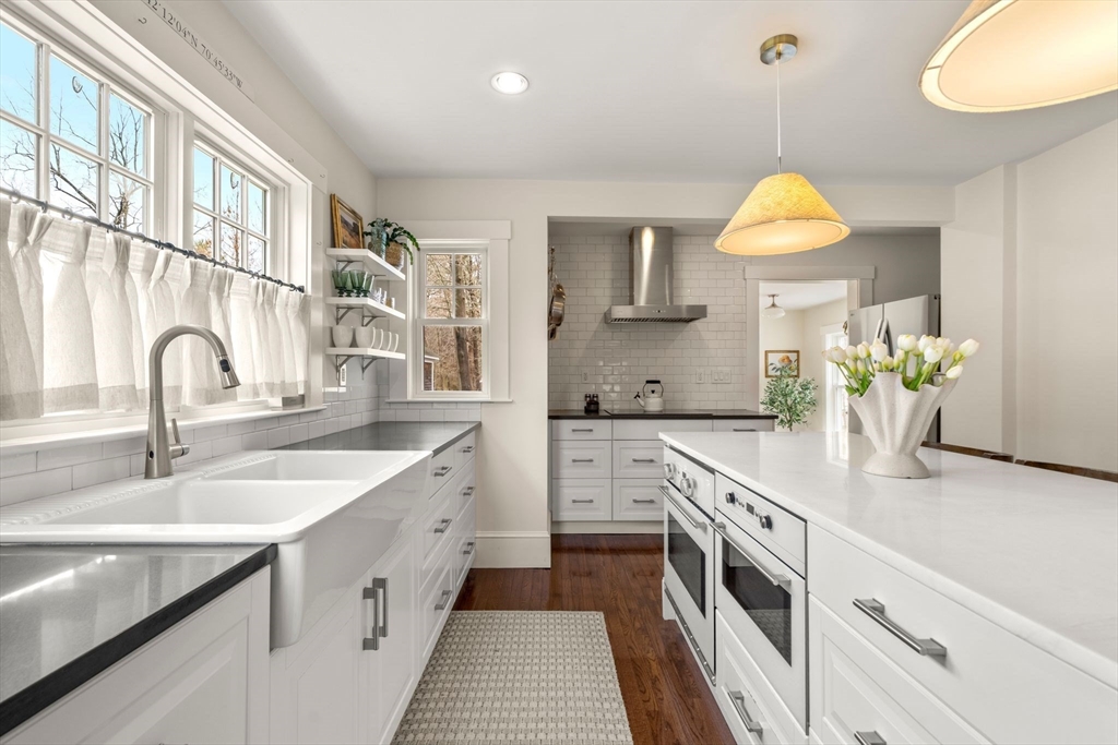 386 Country Way Scituate, MA 02066 - Photo 7 of 41