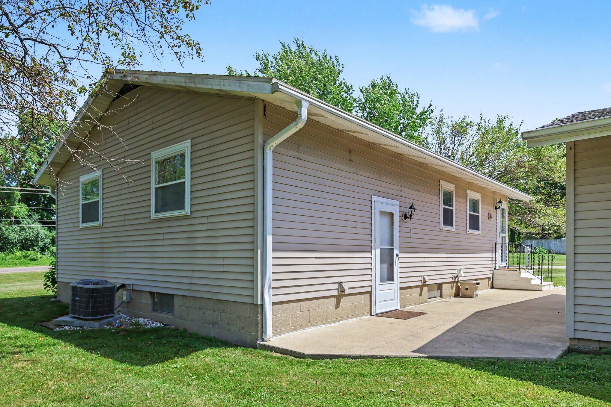 3604 Clinton Way Jackson, MI 49201 - Photo 6 of 30 023_file_9776