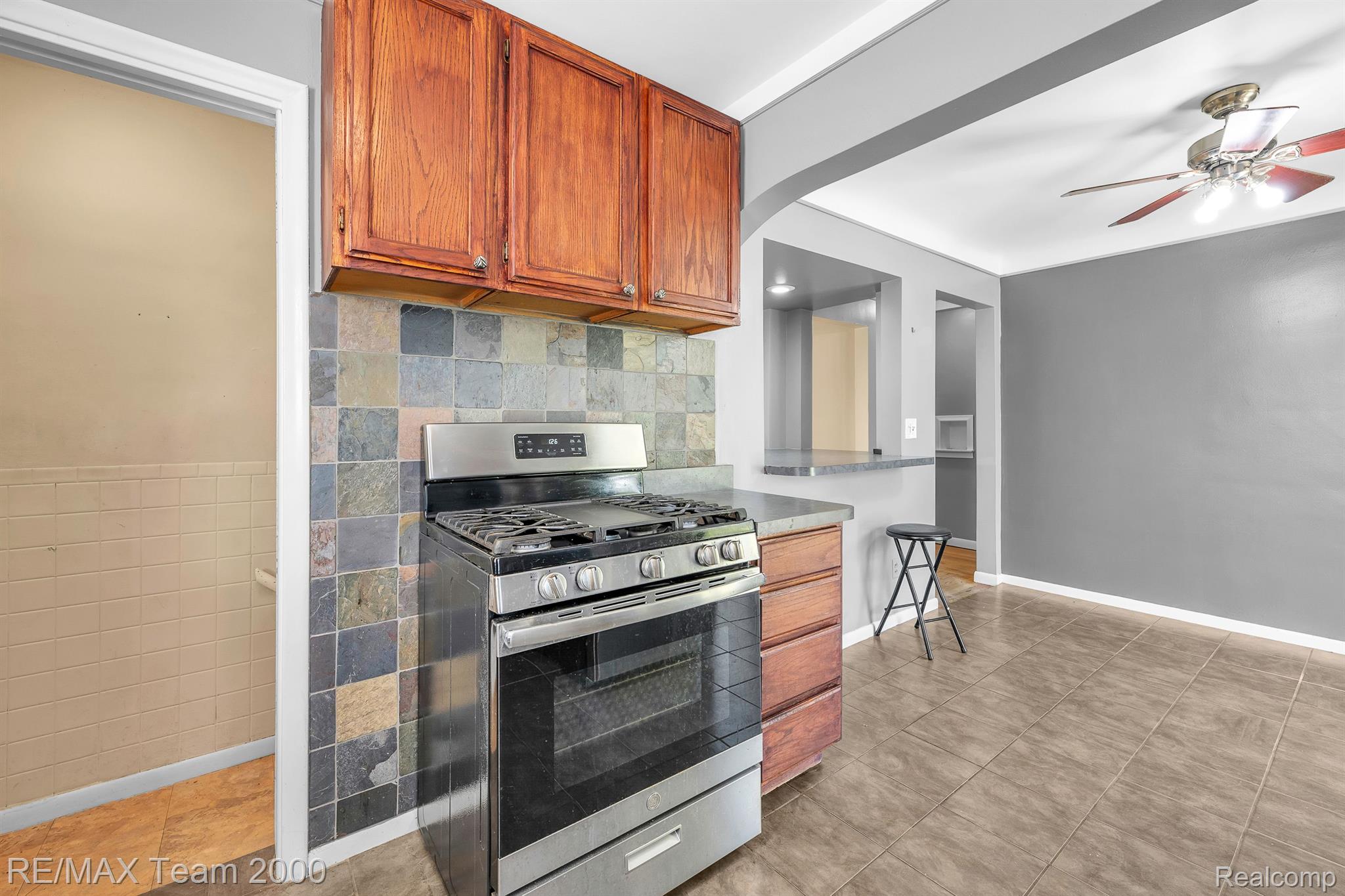 23036 Rausch Avenue Eastpointe, MI 48021 - Photo 13 of 24 Gallery Image 13