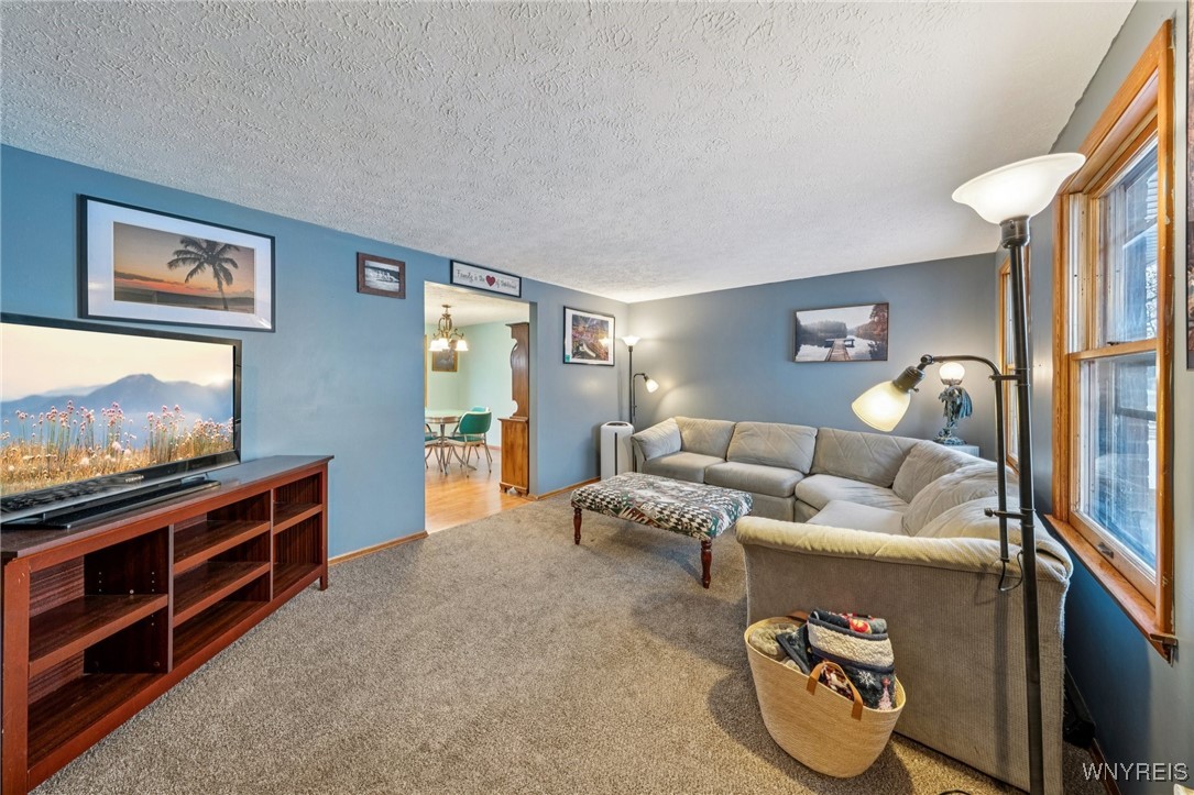 621 French Road, Unit R Cheektowaga, NY 14227 - Photo 6 of 23 living room