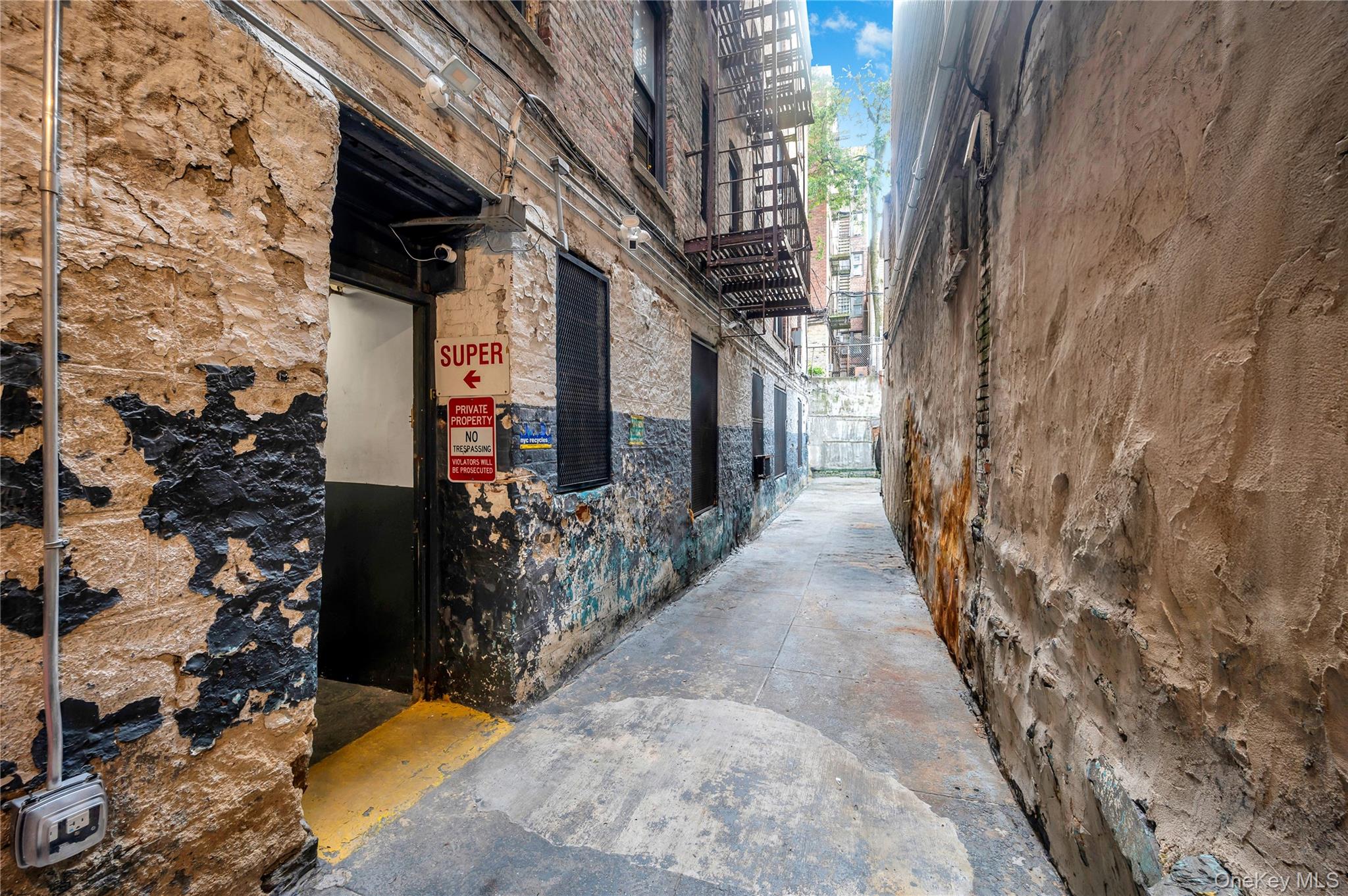 3152 Hull Avenue Bronx, NY 10467 - Photo 34 of 35 a view of a pathway along the building