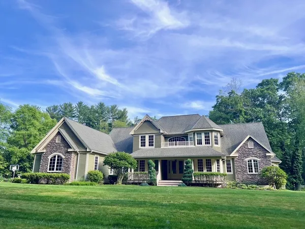 $2,125,000 | 19 Whippoorwill Lane, Concord, MA 01742