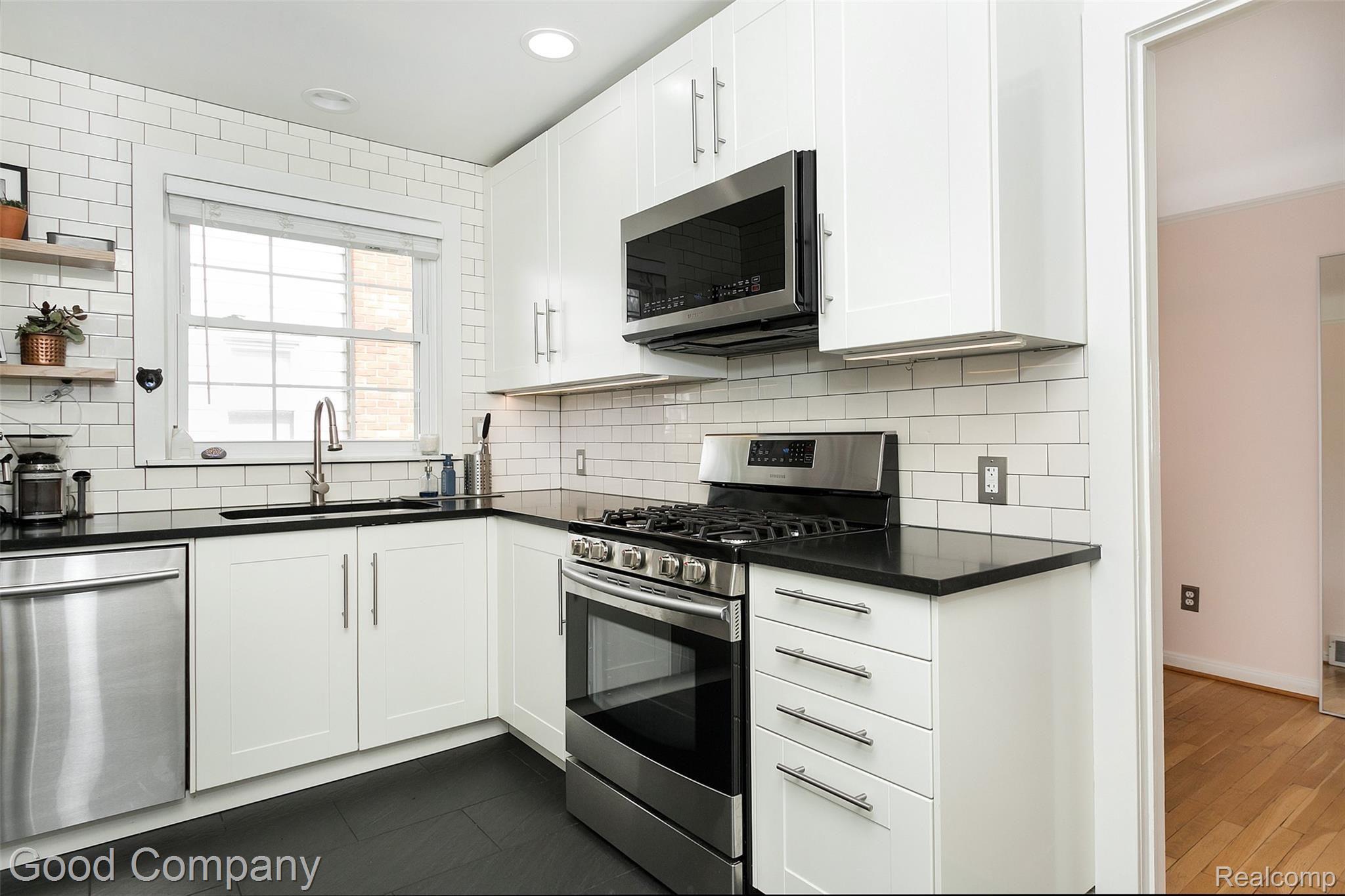 786 Princeton Road Berkley, MI 48072 - Photo 10 of 44 Princeton-10.jpg