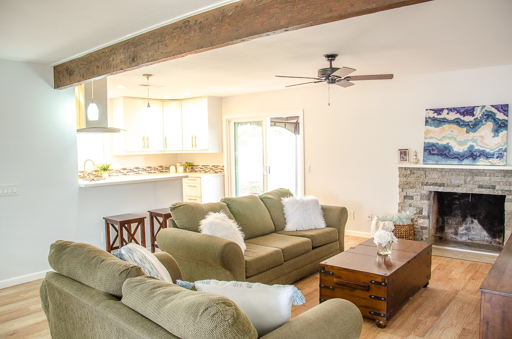 4076 Via Rio Avenue Oceanside, CA 92057 - Photo 4 of 17