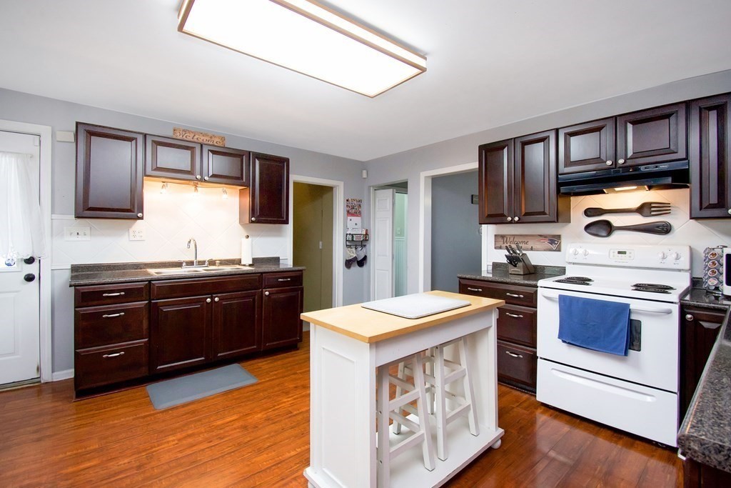 43 Barrison Street Springfield, MA 01109 - Photo 12 of 32