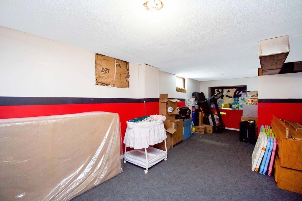 43 Barrison Street Springfield, MA 01109 - Photo 27 of 32