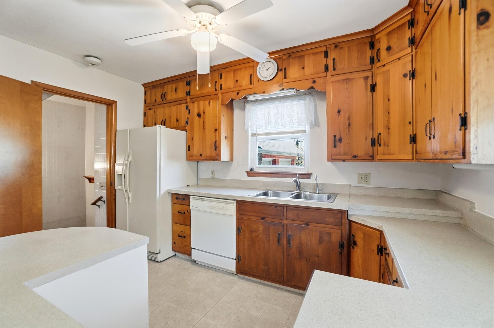 6585 Ottawa Road Lima, OH 45807 - Photo 8 of 50 Kitchen