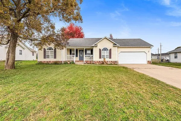 409 West Gault Street, Carl Junction, MO 64834