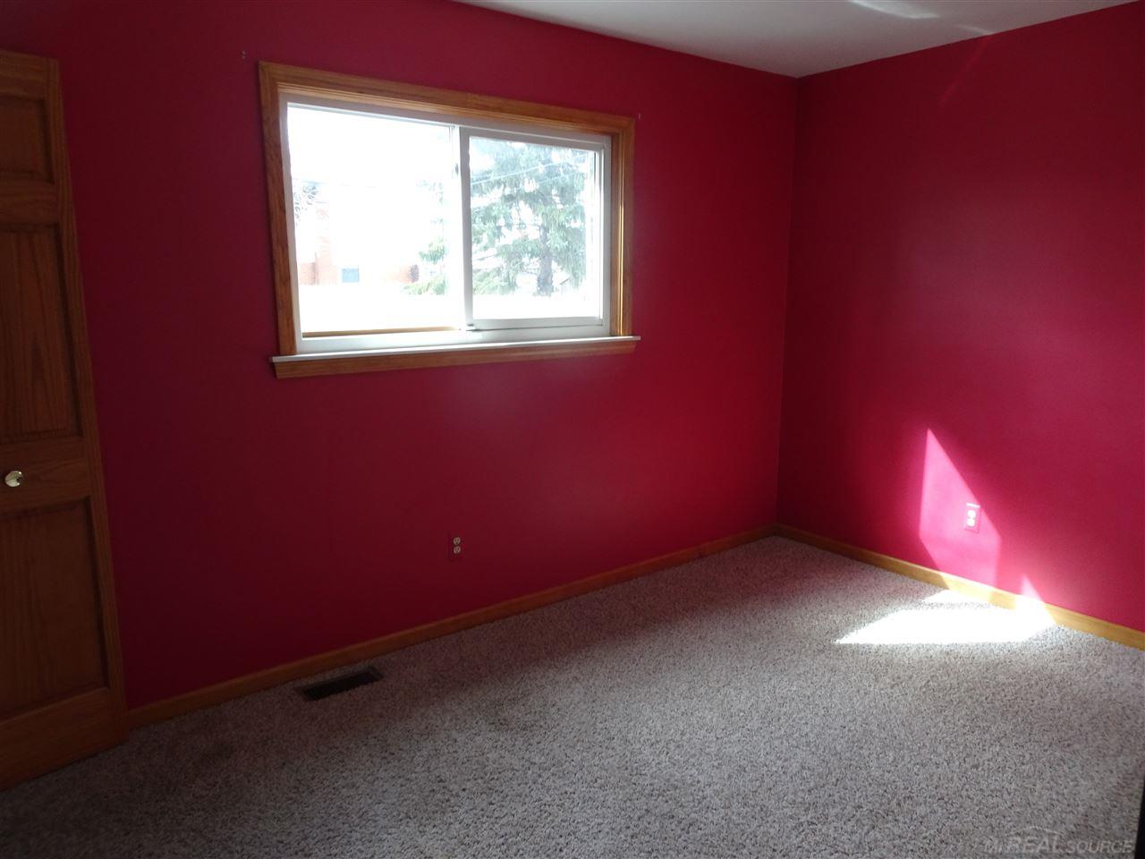 25003 Rubin Road Warren, MI 48089 - Photo 13 of 19 31314463-12.JPG