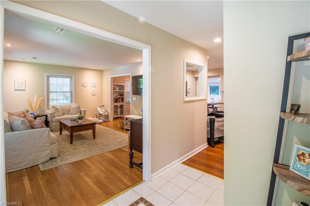 3701 Hobbs Road Greensboro, NC 27410 - Photo 5 of 35 Entry