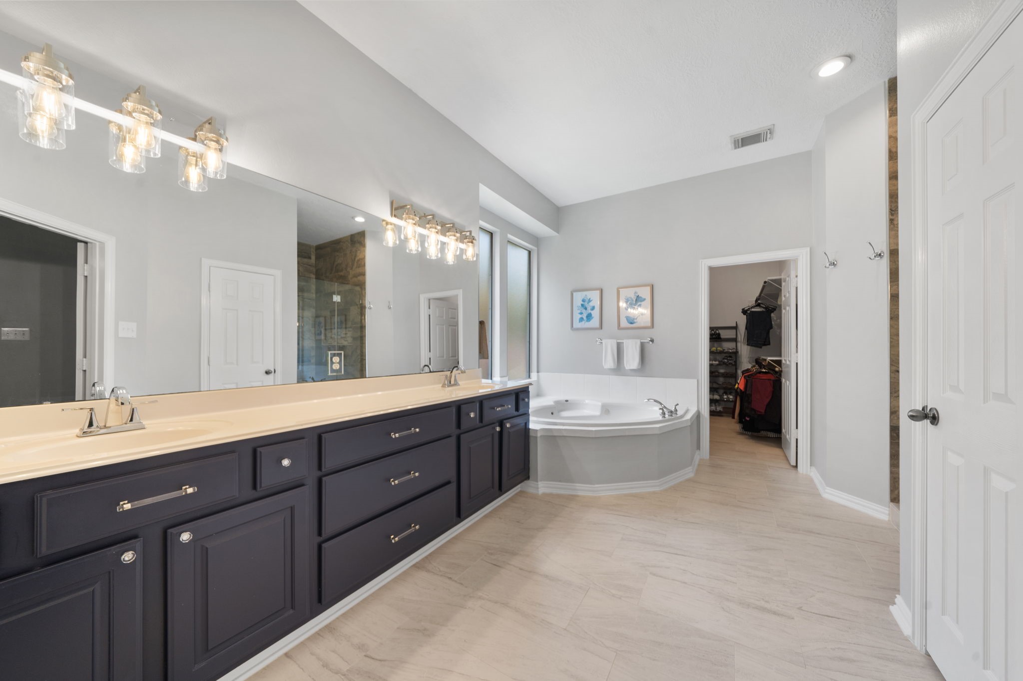 14718 Ramblebrook Humble, TX 77396 - Photo 13 of 38 Primary bath with thoughtful updates and a calm, polished feel.