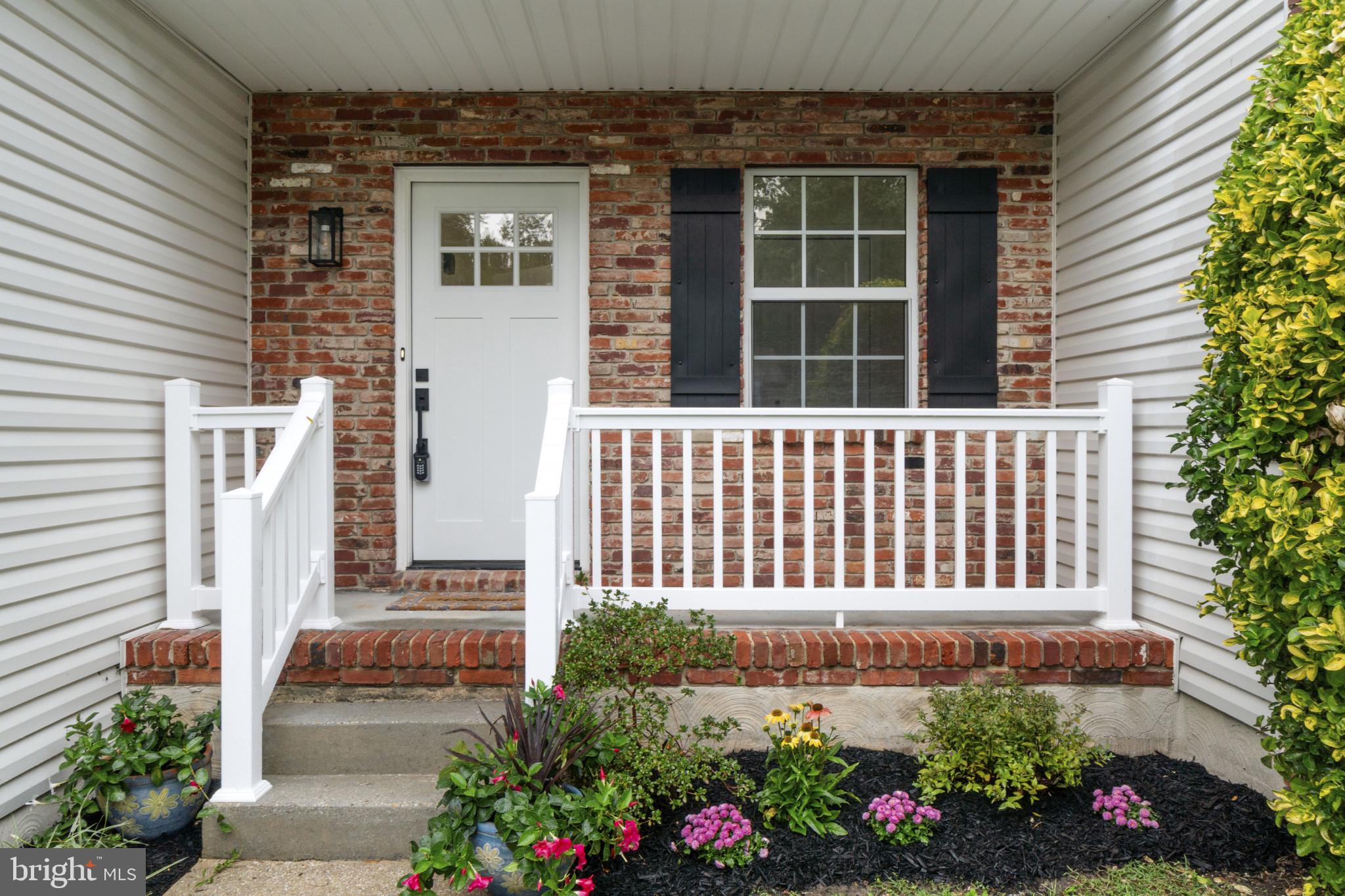7906 Whites Cove Road Pasadena, MD 21122 - Photo 2 of 40 Front porch