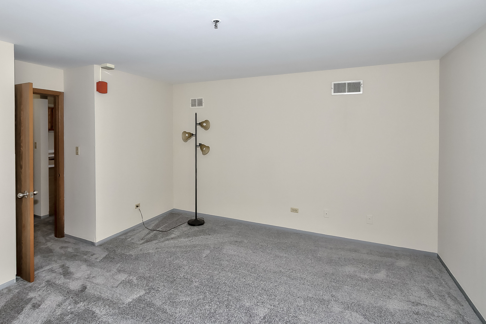 3255 Kirchoff Road, Unit 208 Rolling Meadows, IL 60008 - Photo 17 of 21 a view of an empty room