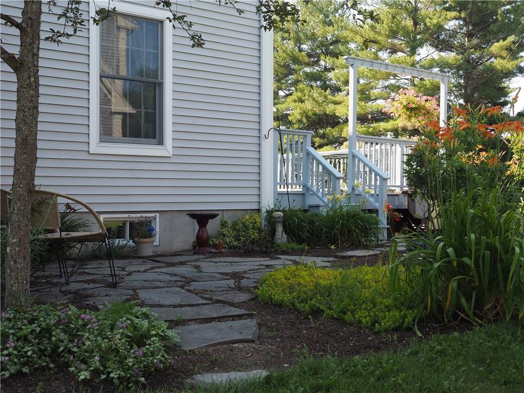11 Oak Street Cumberland Center, ME 04021 - Photo 5 of 22 Photo