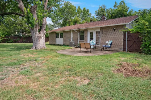 $385,000 | 736 Pinehurst Drive, Richardson, TX 75080