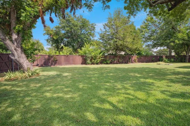 $385,000 | 736 Pinehurst Drive, Richardson, TX 75080