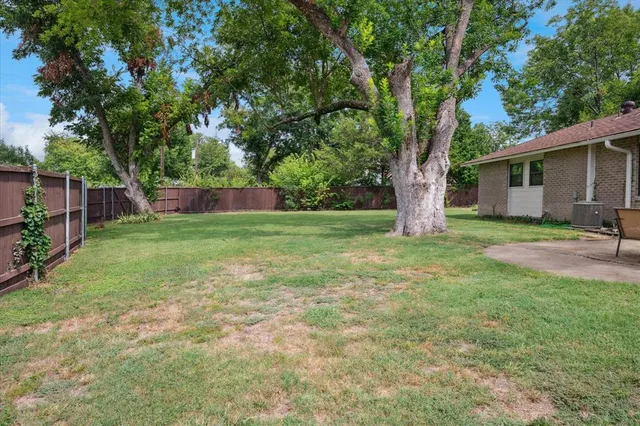 $385,000 | 736 Pinehurst Drive, Richardson, TX 75080