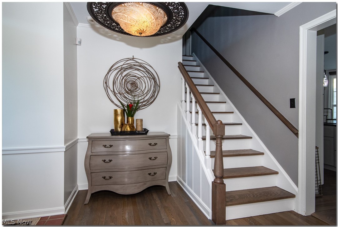 31011 Edgewood Road Cleveland, OH 44124 - Photo 3 of 18 Gallery Image 3