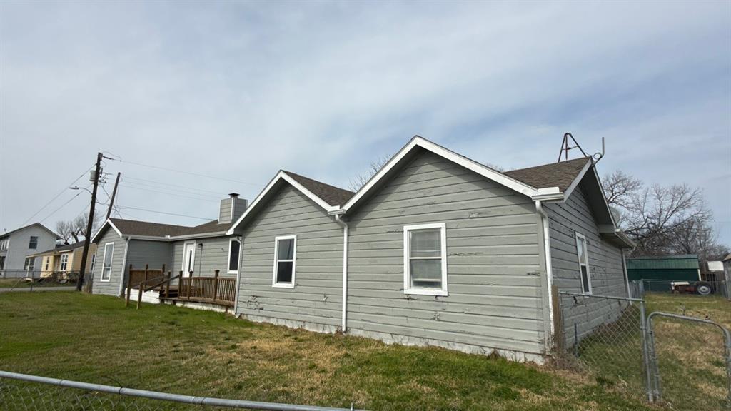 201 East Hubbard Road Josephine, TX 75173 - Photo 2 of 23 a front view of house with yard
