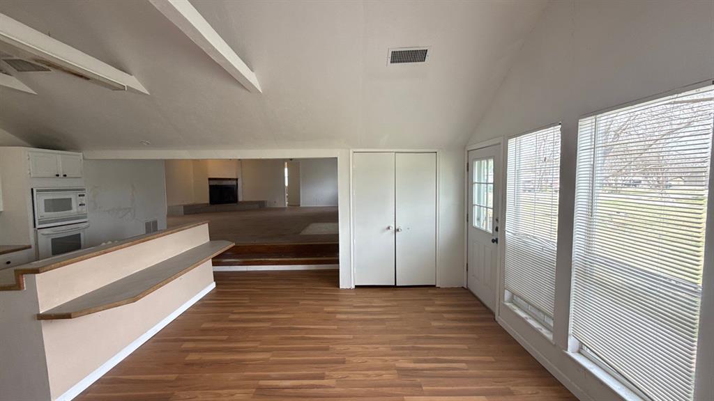 201 East Hubbard Road Josephine, TX 75173 - Photo 10 of 23 a view of hotel and bathroom
