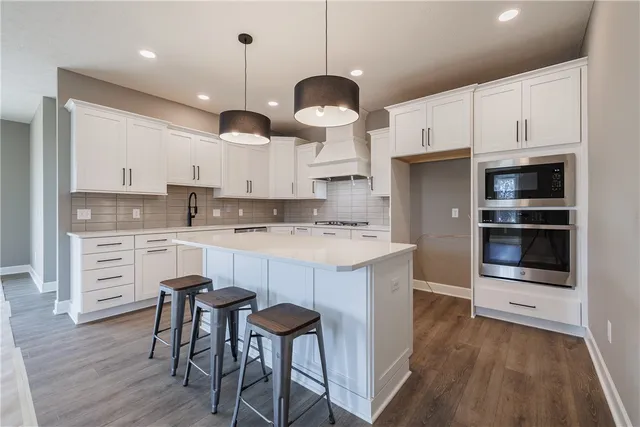 $584,500 | 25 Eagle Hollow, Penfield, NY 14526