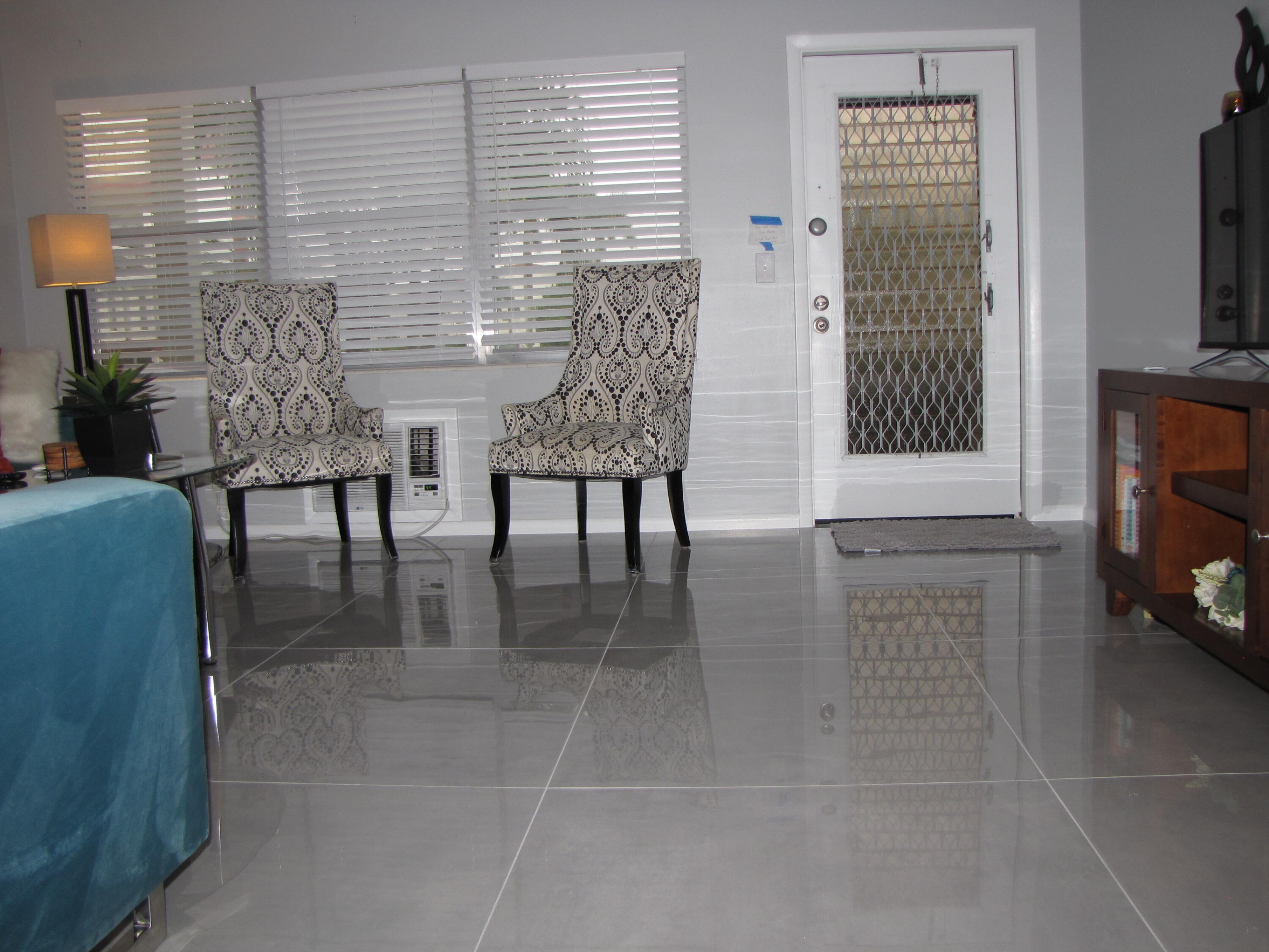 218 Fanshaw F Boca Raton, FL 33434 - Photo 3 of 25 IMG_1777