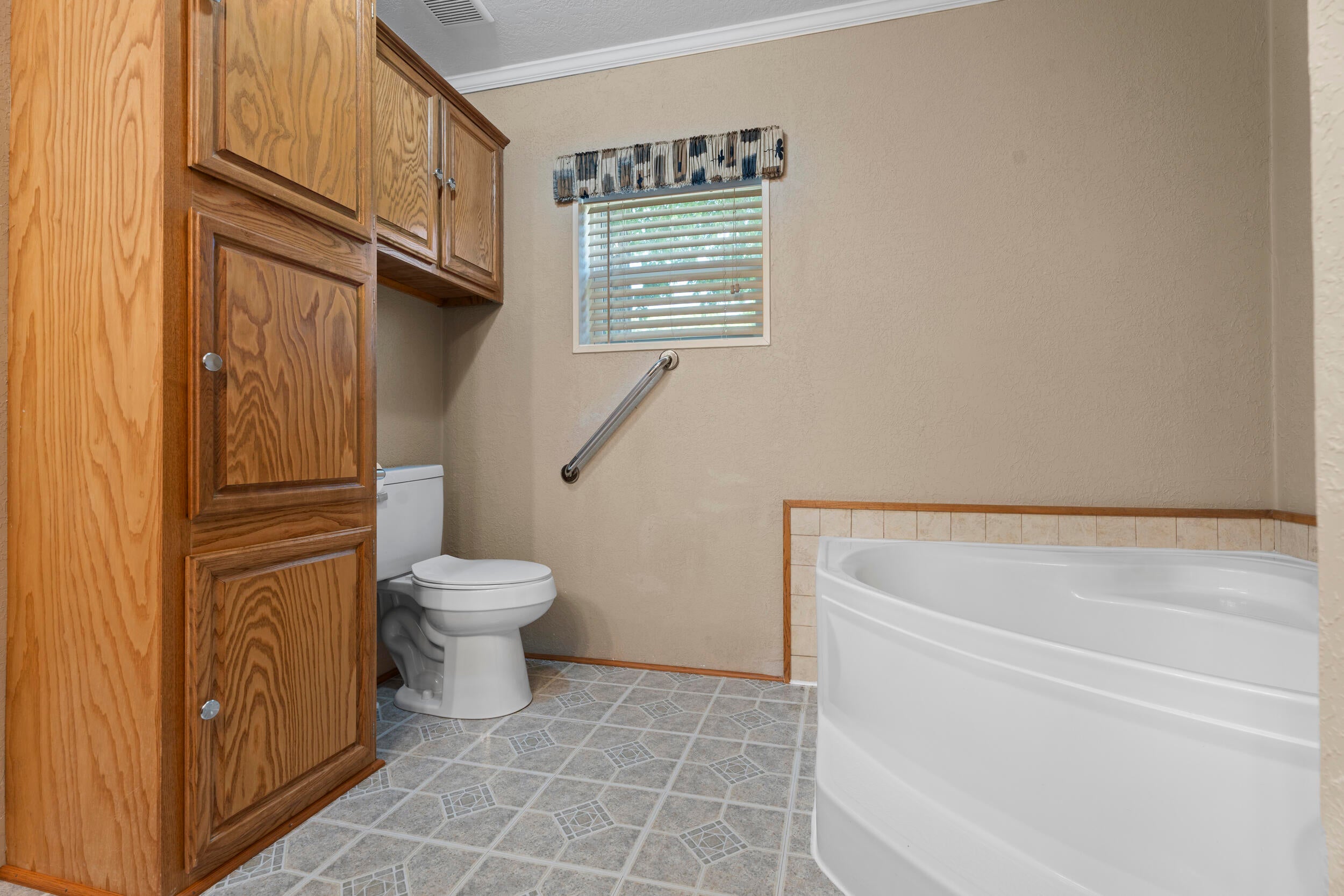 25221 South 603 Road Grove, OK 74344 - Photo 25 of 36 Primary Bath