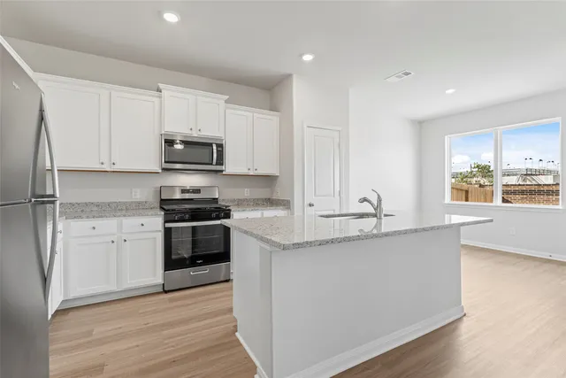 $313,900 | 2554 Green Jasper Drive, Iowa Colony, TX 77583