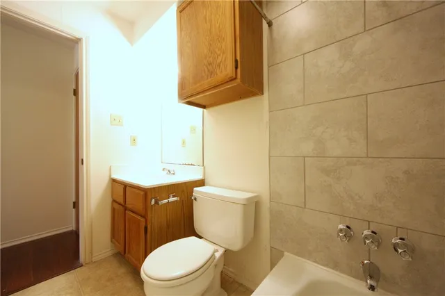 $895 | 1903 East 20th Street, Unit 101, Austin, TX 78722