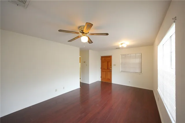 $895 | 1903 East 20th Street, Unit 101, Austin, TX 78722
