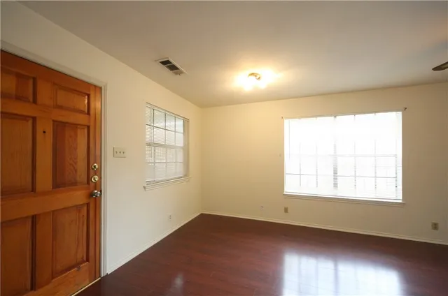 $895 | 1903 East 20th Street, Unit 101, Austin, TX 78722