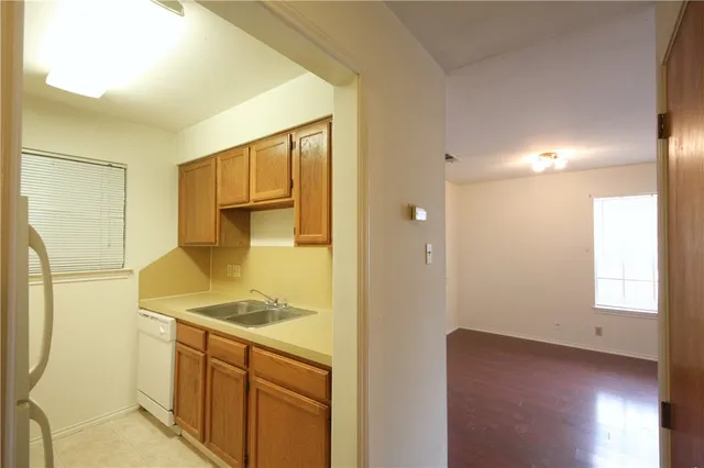 $895 | 1903 East 20th Street, Unit 101, Austin, TX 78722