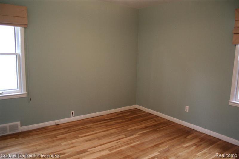 827 Harvard Road Berkley, MI 48072 - Photo 12 of 16 Bedroom