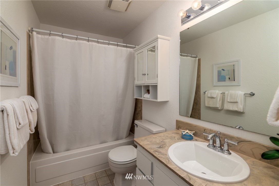 728 204th Street Southeast Bothell, WA 98012 - Photo 14 of 34